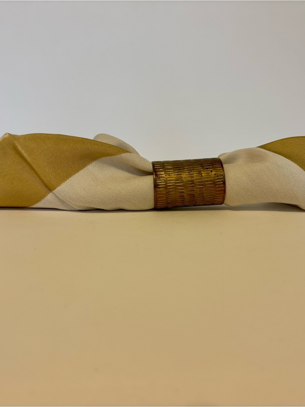 Vintage Napkin Rings - set of 6 gold toned hammered rings